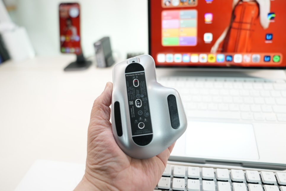 로지텍 MX MASTER 3S for MAC로 보는 컴퓨터 마우스 안될 때 주요 3 원인과 대처하는 방법 이미지 6