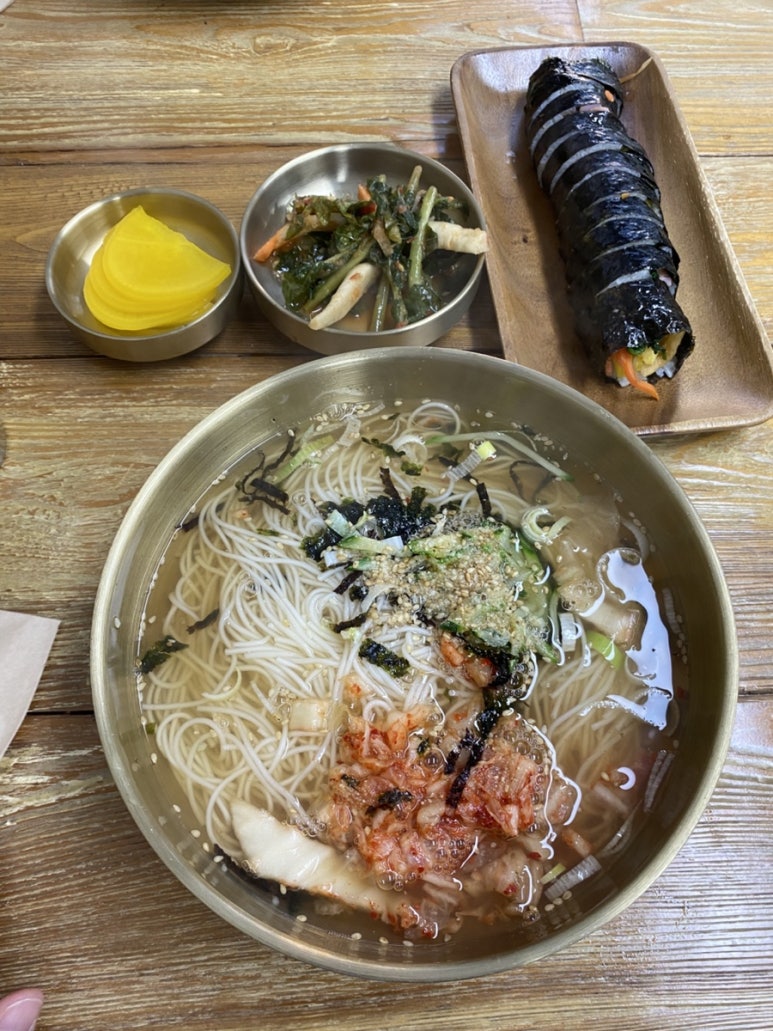 두산멸치국수 이미지