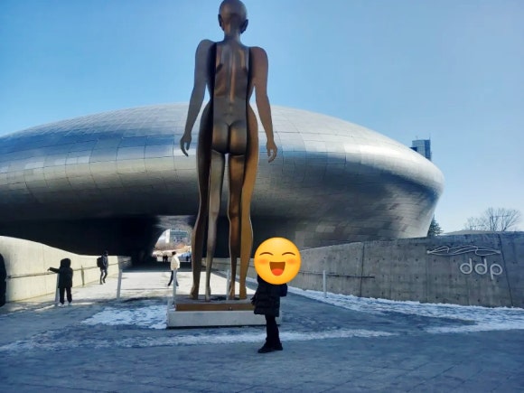 밀리오레빌딩 앞 이미지