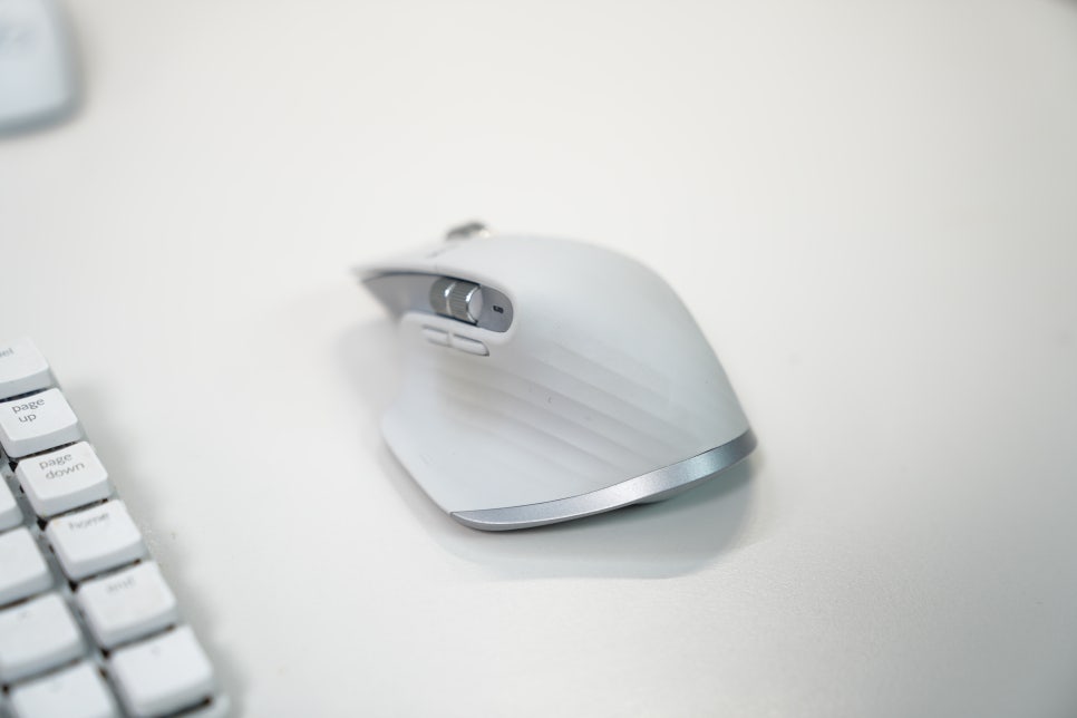 로지텍 MX MASTER 3S for MAC로 보는 컴퓨터 마우스 안될 때 주요 3 원인과 대처하는 방법 이미지 10