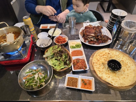 화덕에구운쑈유족발 이미지