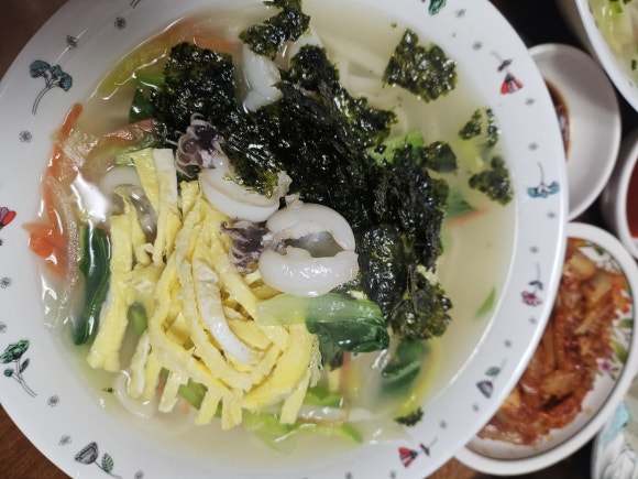 장모님칼국수.김치 이미지