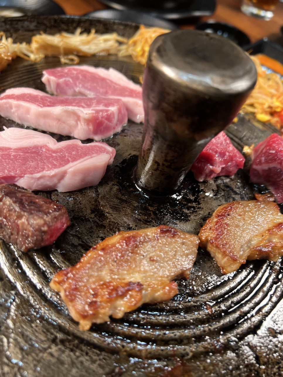 배불뚝이네솥단지삼겹살 이미지