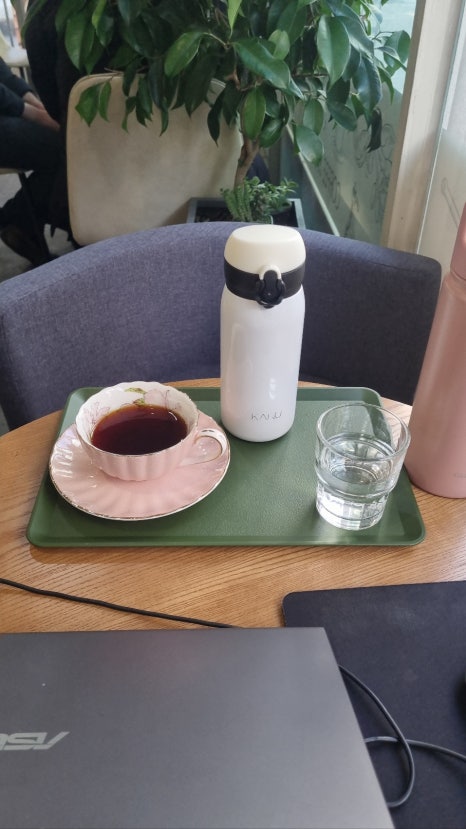알몬드로스터리 이미지