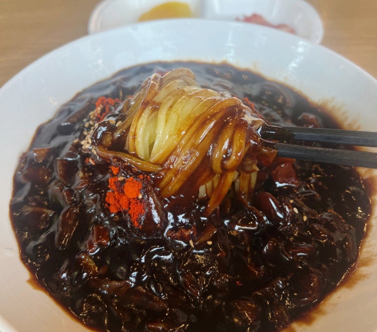 신황후쟁반짜장 이미지