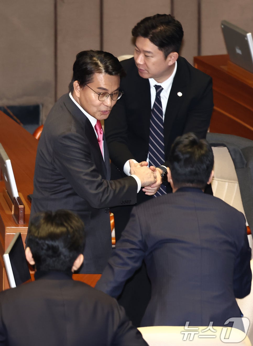 오로지의원 이미지
