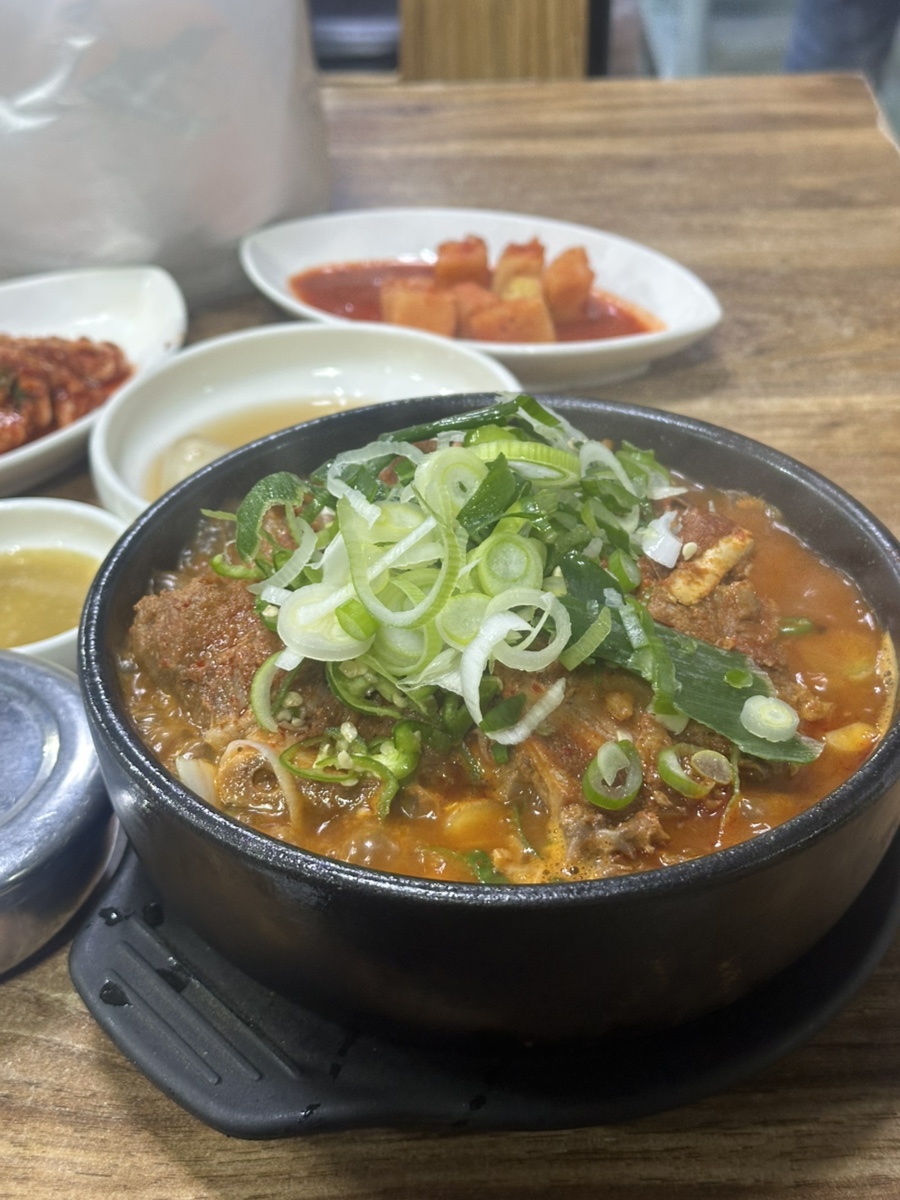 삼식이감자탕 이미지
