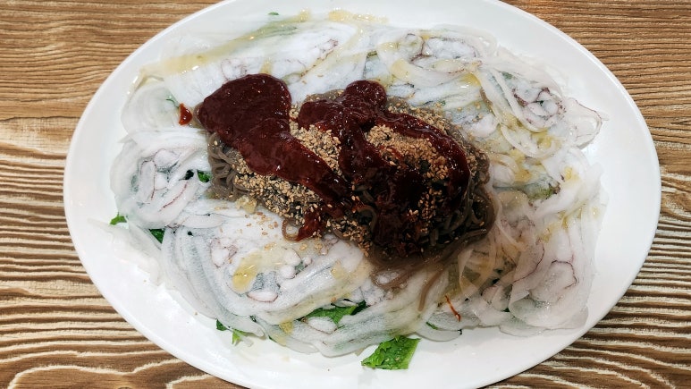준이네한치모밀 이미지