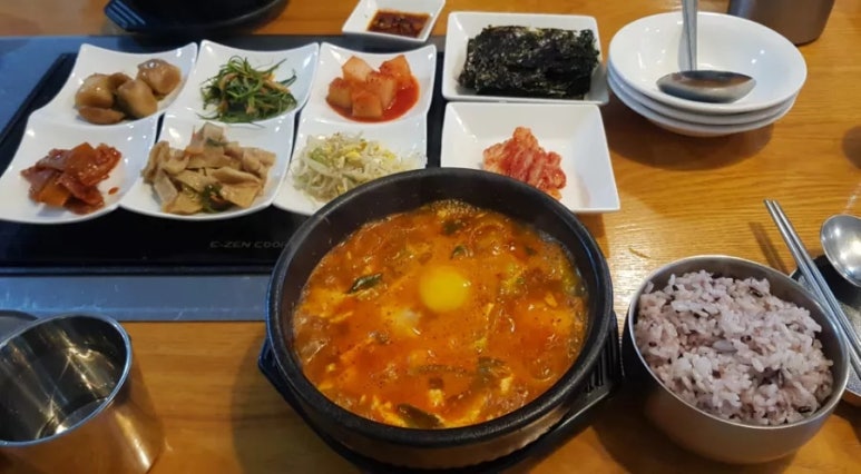 운동장뚝배기 이미지