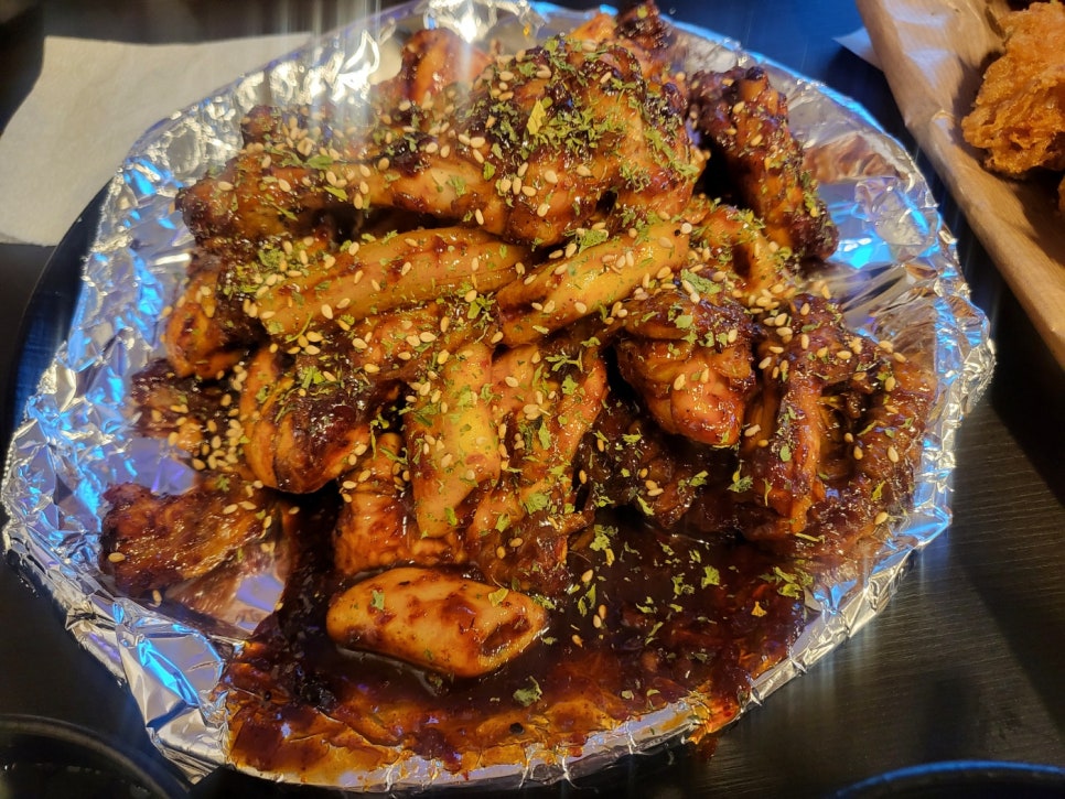 찐불이찐숯불두마리치킨 이미지