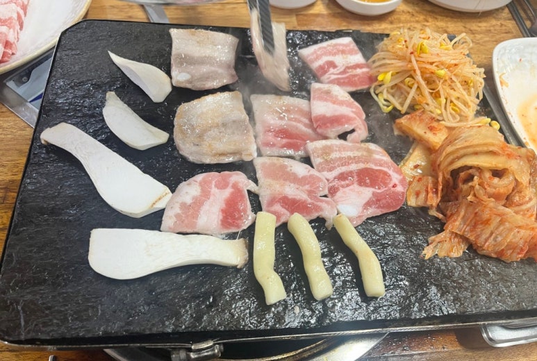 진아돌판삼겹살 이미지