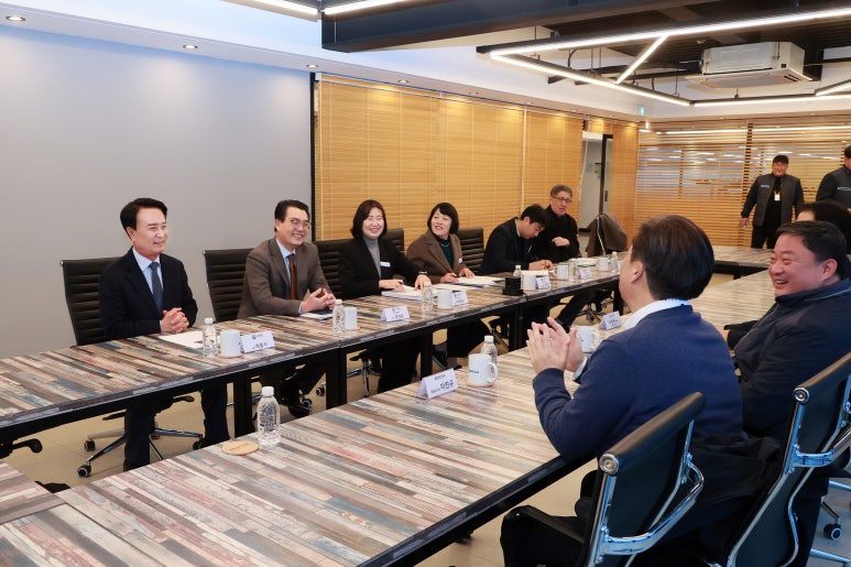 우주건설산업 이미지