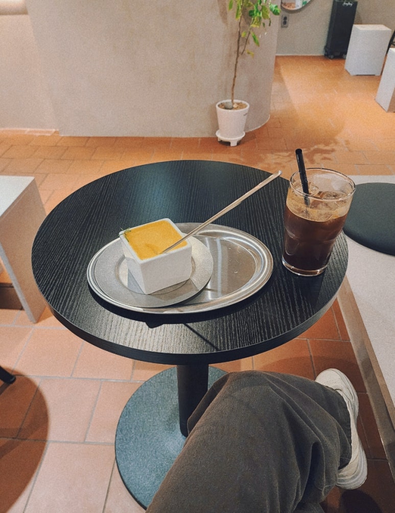 폴링인커피 이미지