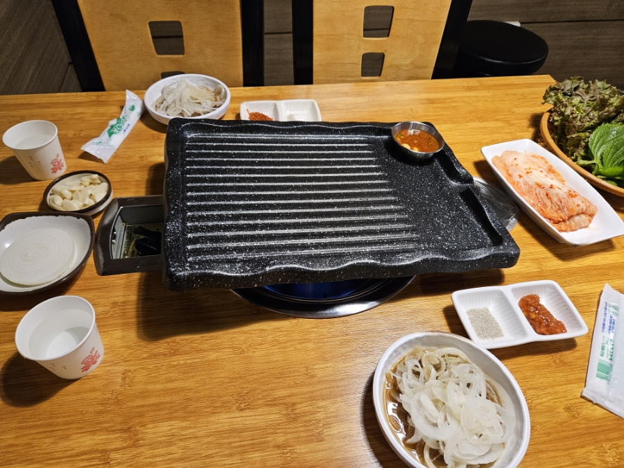 설가네촌돼지 이미지