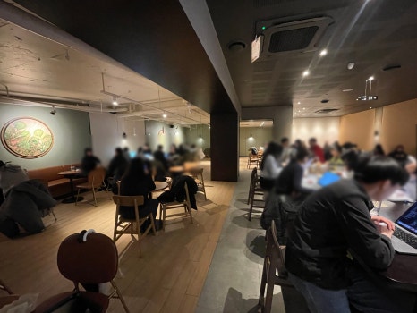 스타벅스 케이스퀘어강남점 이미지