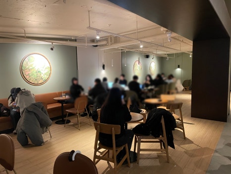 스타벅스 케이스퀘어강남점 이미지