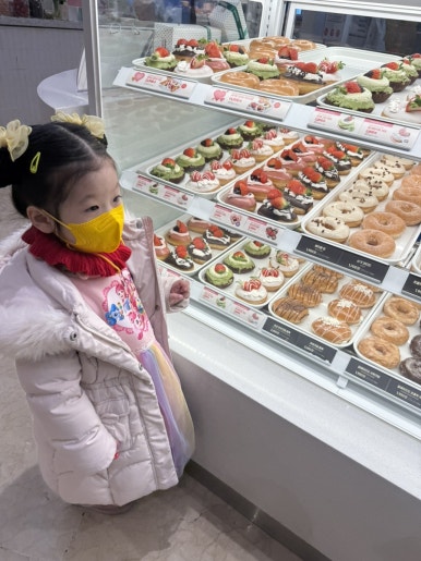 크리스피크림 부산롯데광복점 이미지