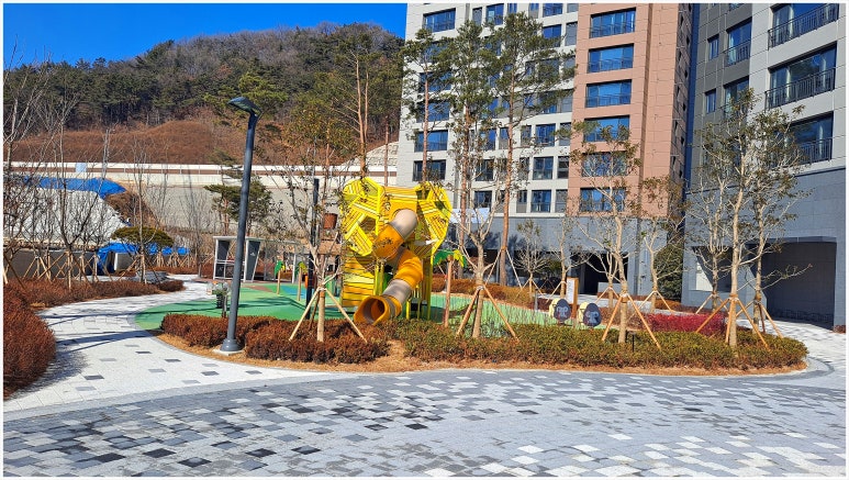 코끼리 놀이터 이미지