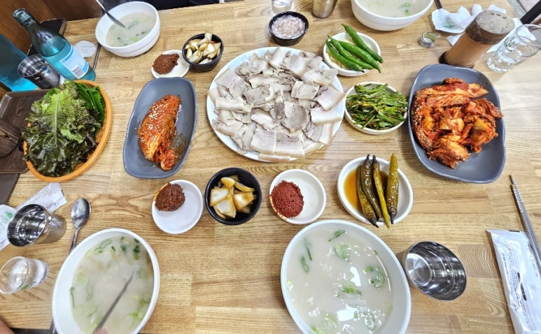 먹깨비보쌈정식 이미지