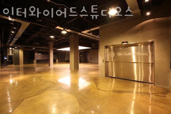 인터와이어드스튜디오스 이미지