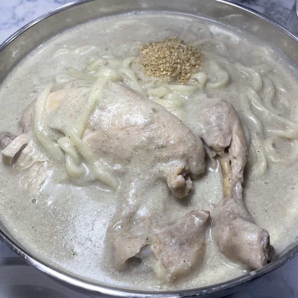 닭한마리칼국수 이미지