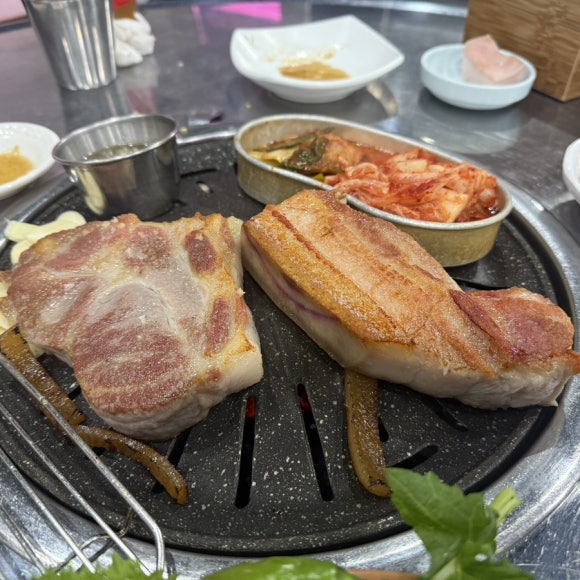 돼지몰이촌 이미지