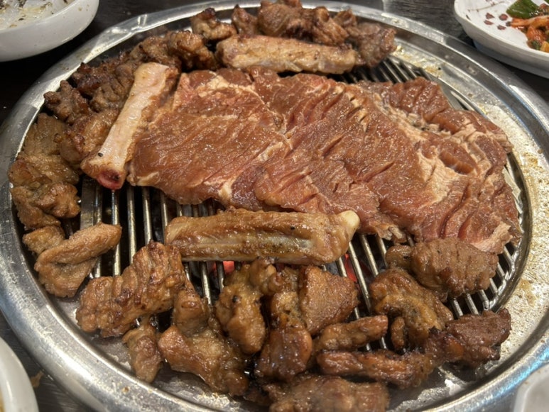 서울 돼지갈비 맛집 남가좌동 흥부골왕갈비 : 네이버 블로그