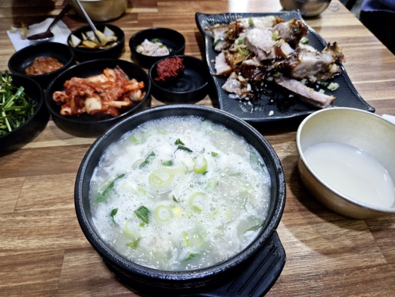 무친족발 이미지