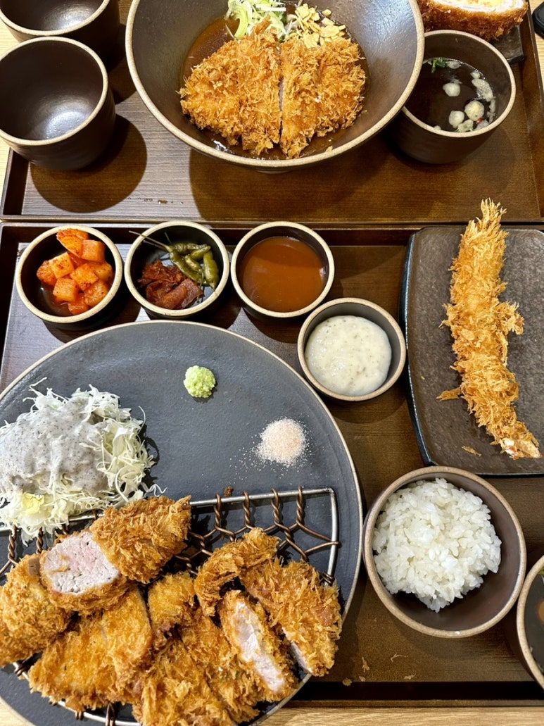 돈까스튀기는형 이미지