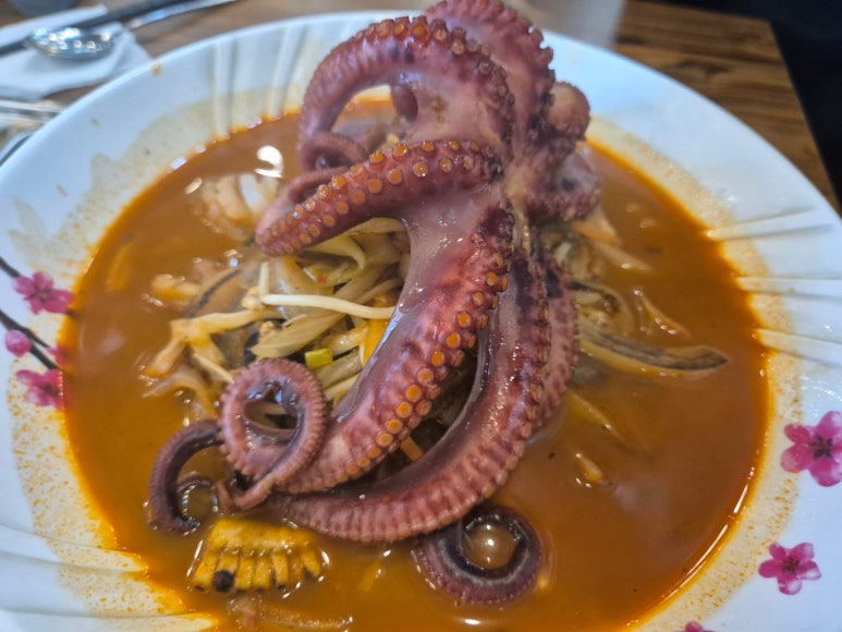 현짬뽕 이미지