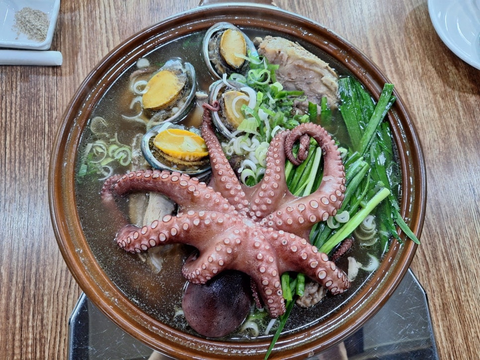 삼백년누룽지백숙 이미지