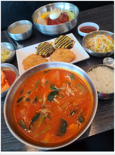 함박곱창족발 이미지