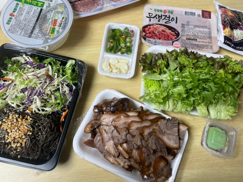 장충동엄지왕족발 이미지