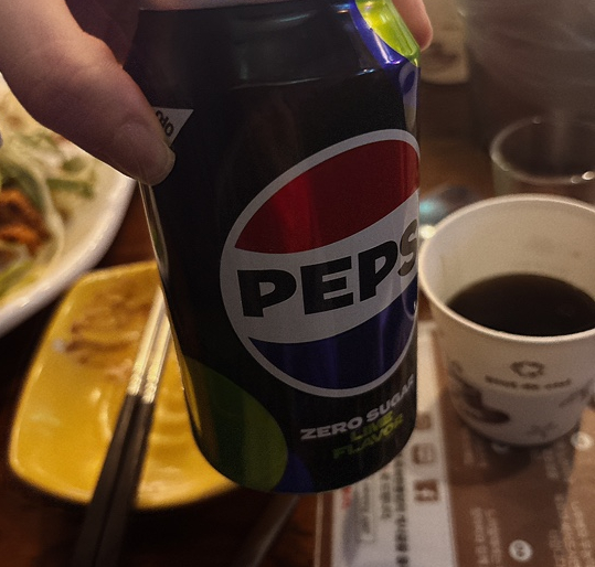 육회한통닭 이미지