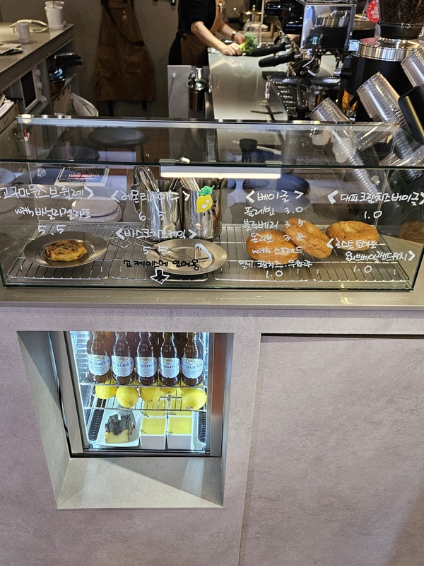 폴링인커피 이미지