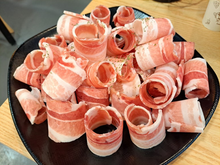 야무진 국밥 이미지