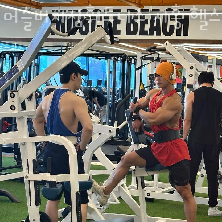 타워짐피트니스헬스 이미지