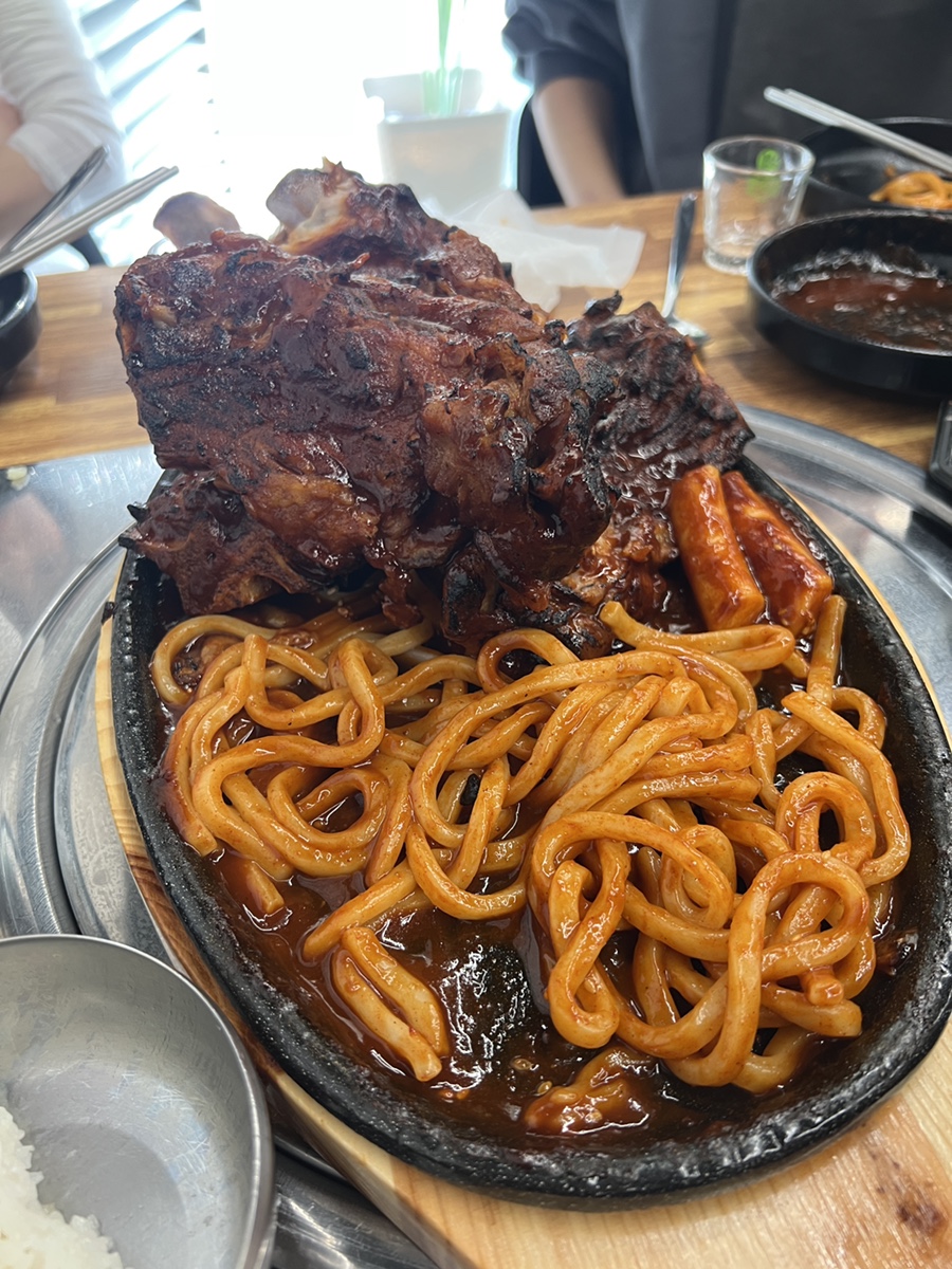 뜨끈이우동 이미지