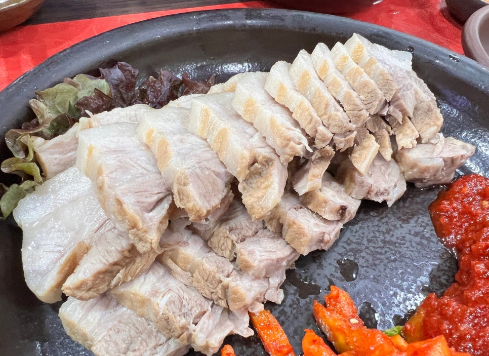 항아리보쌈돌돌이김치 이미지