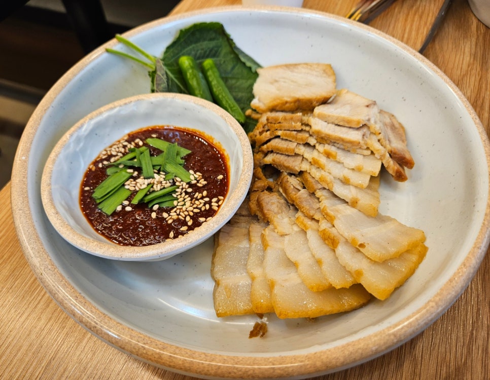 엄마손보쌈칼국수 이미지