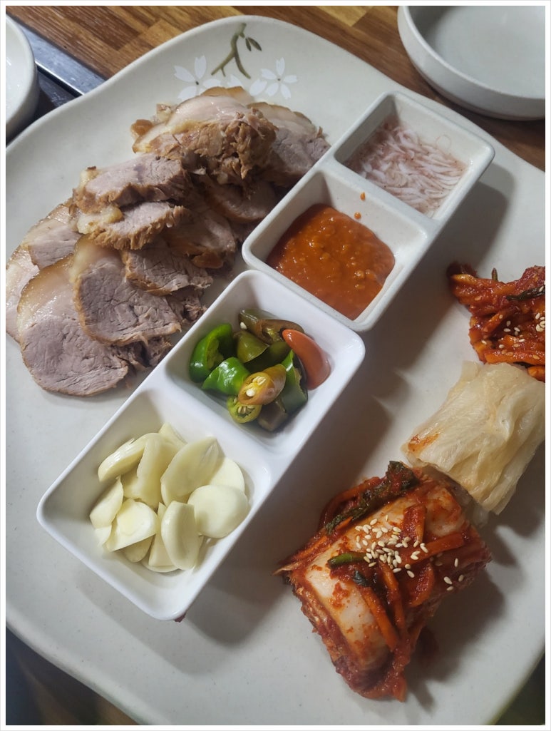 명가네보쌈칼국수 이미지
