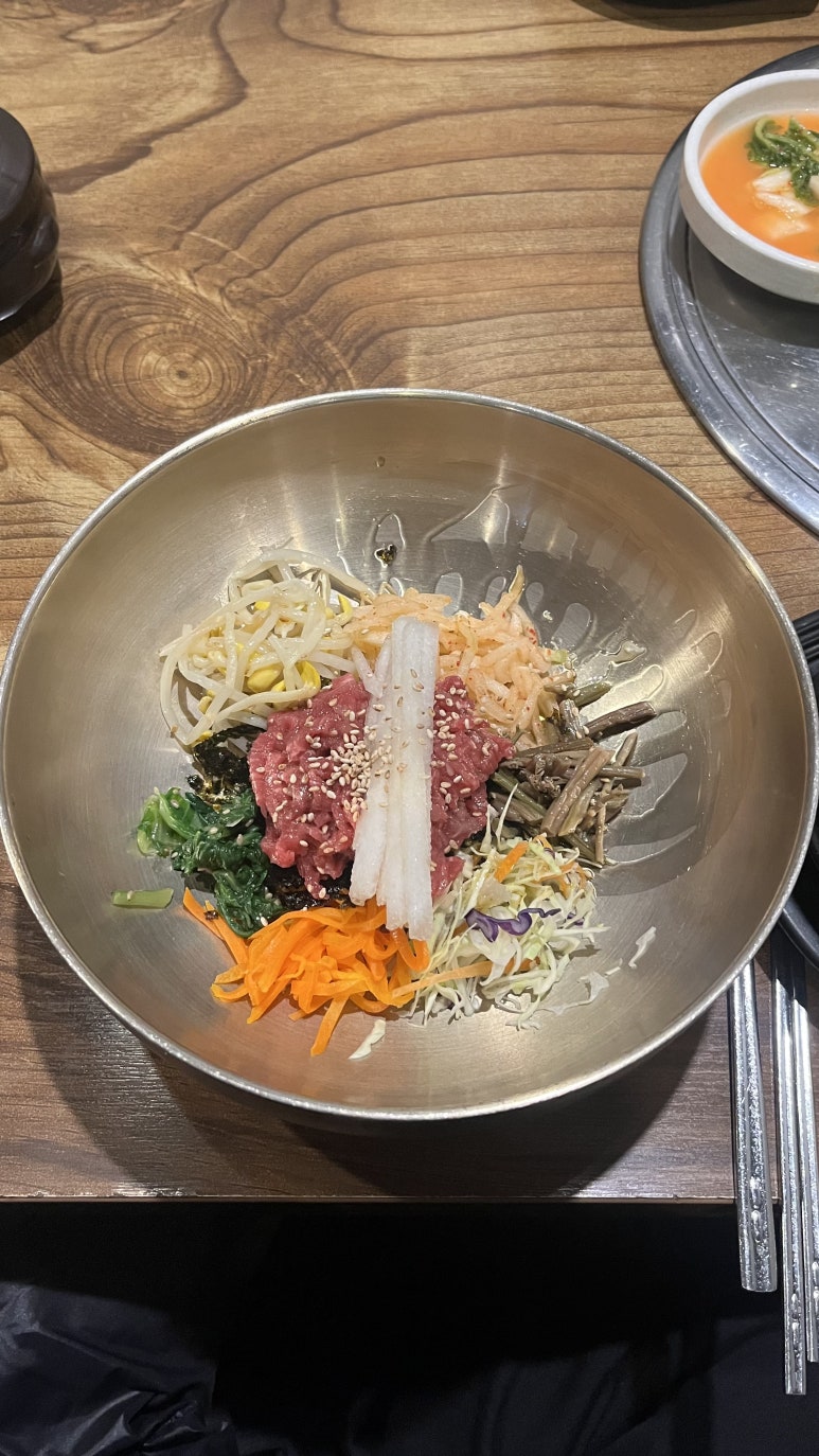 뚱땡이숯불두마리치킨 이미지