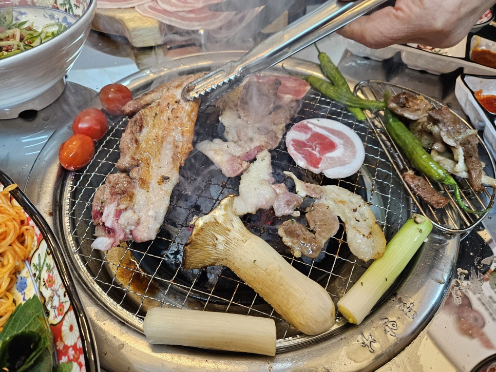뒷돈상회 이미지