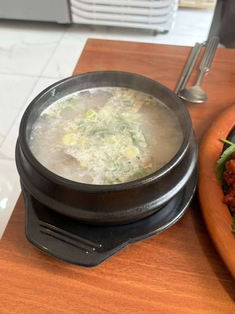 연어바다육회드소 이미지