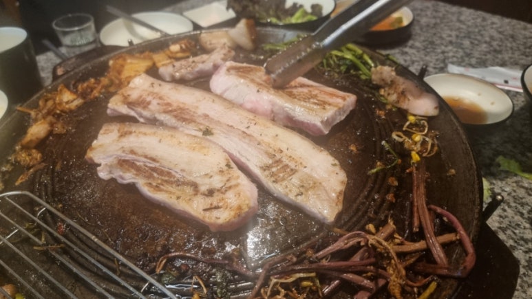솥뚜껑 이미지