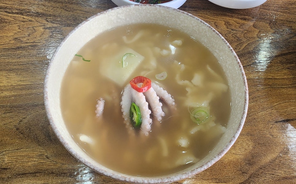 팔미낙지한마리수제비 성산점 사진 3