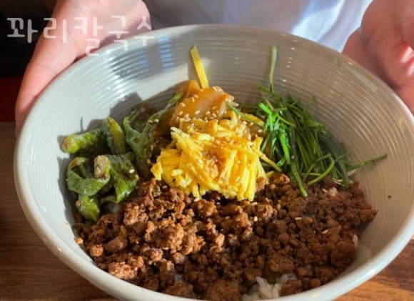 꽈리칼국수 이미지