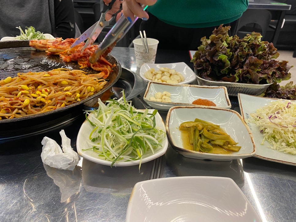 정돈솥뚜껑삼겹살 이미지