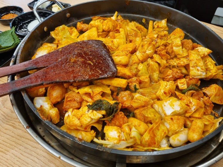 오늘도닭갈비영통경희대점 이미지