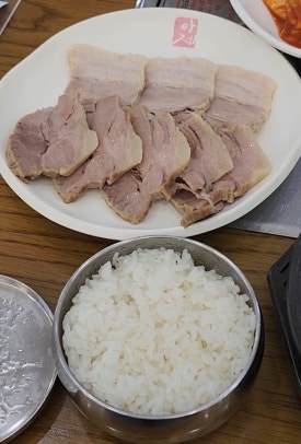 아제돼지국밥 이미지